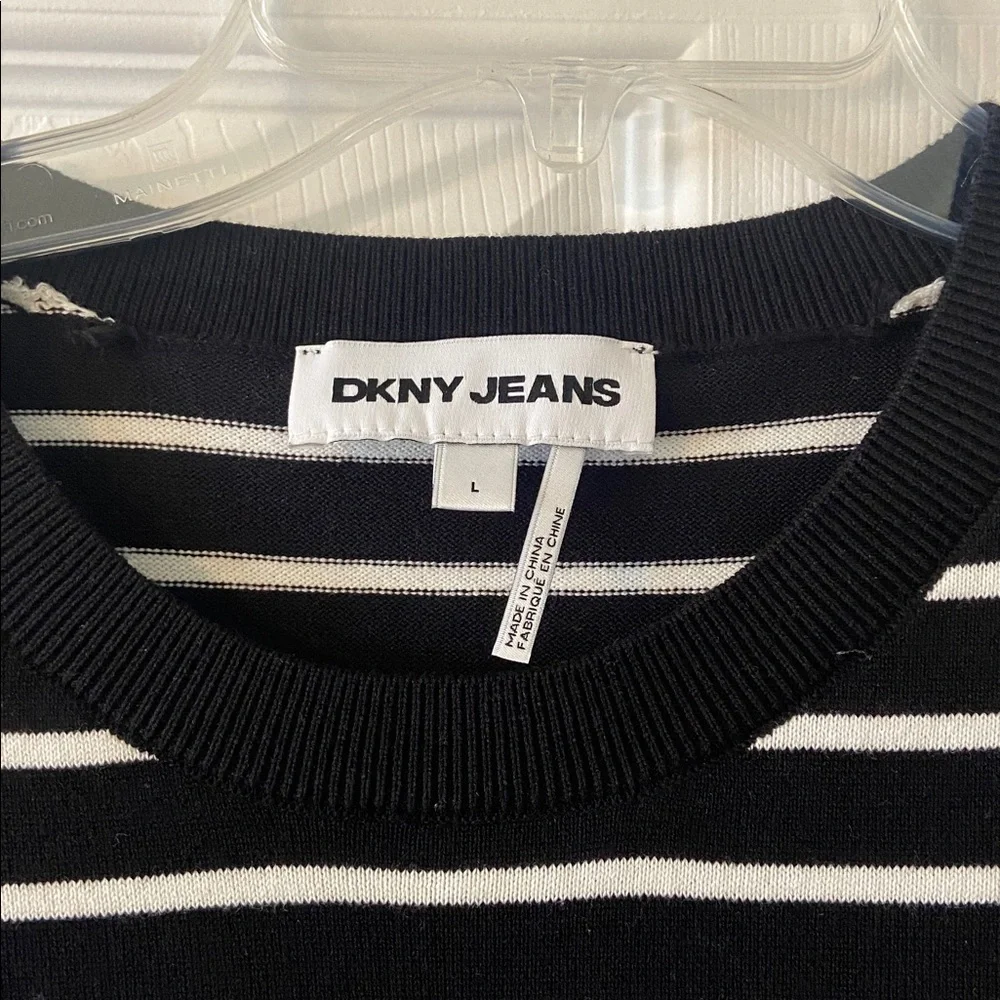 DKNY Black and White Striped Top length 26” bust 36” brand new - Picture 2 of 8